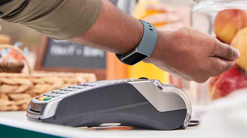 Immagine del prodotto FITBIT - CHARGE 5-BIANCO LUNARE / ORO CHIARO