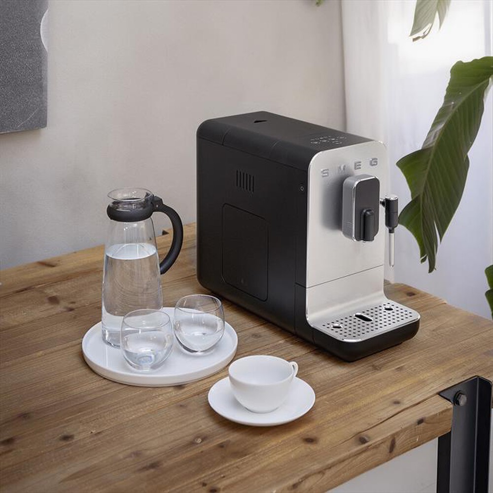 Immagine del prodotto SMEG - Macchina Caff&egrave; Automatica 50's Style &ndash; BCC02BLMEU-Nero Opaco
