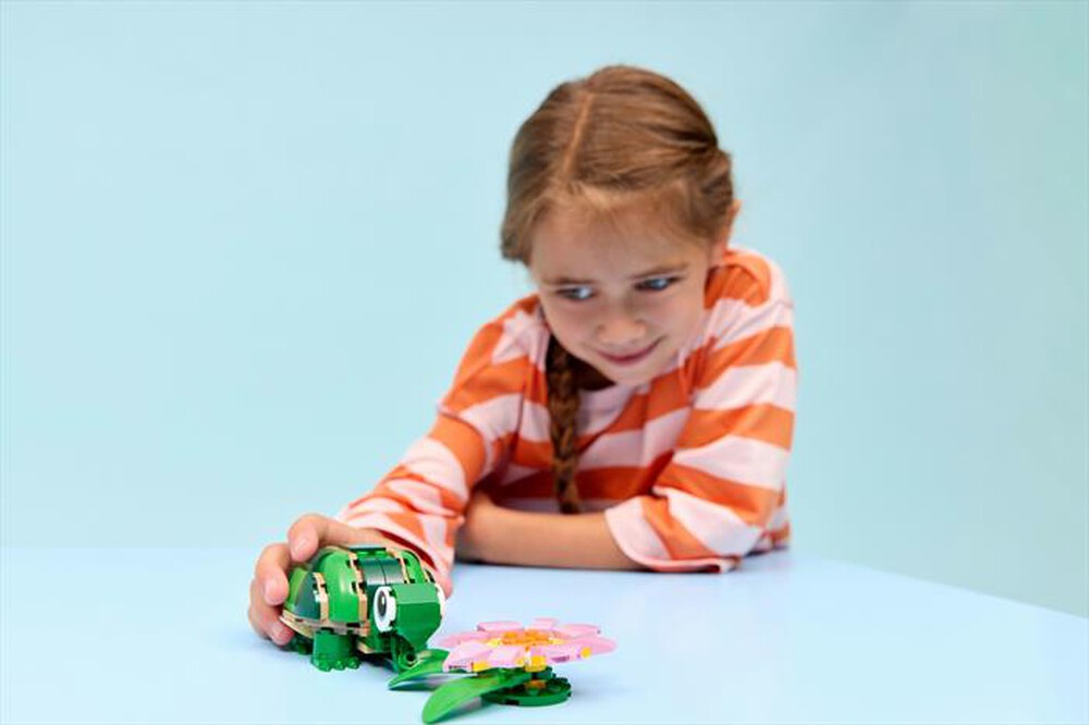 Immagine del prodotto LEGO - CREATOR 3IN1 Tartaruga con fiore di ninfea - 31377