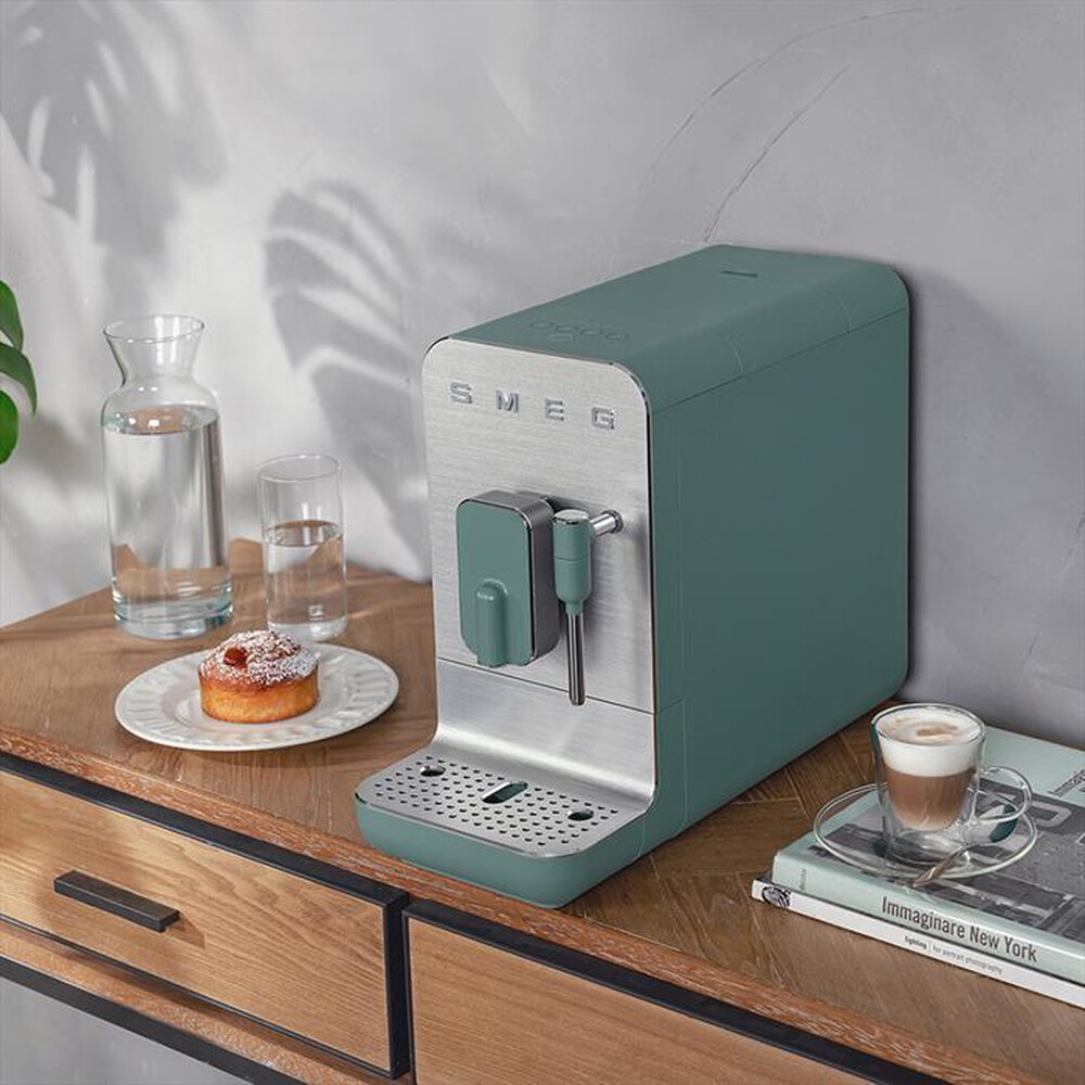 Immagine del prodotto SMEG - Macchina da caff&egrave; automatica BCC02EGMEU-Verde smeraldo