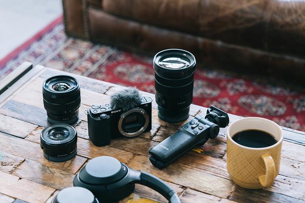Immagine del prodotto SONY - Fotocamera Mirrorless ZVE10LBDI.EU