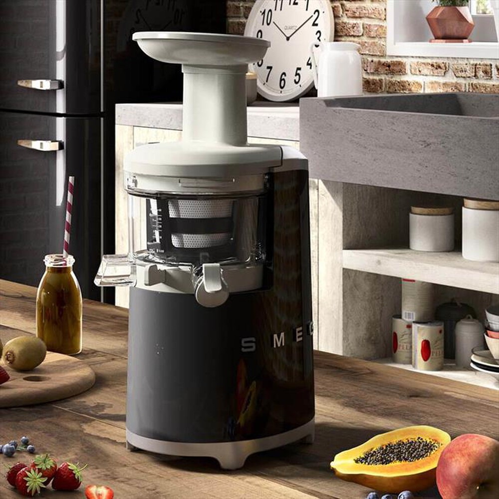 Immagine del prodotto SMEG - Estrattore di Succo 50's Style &ndash; SJF01BLEU-nero